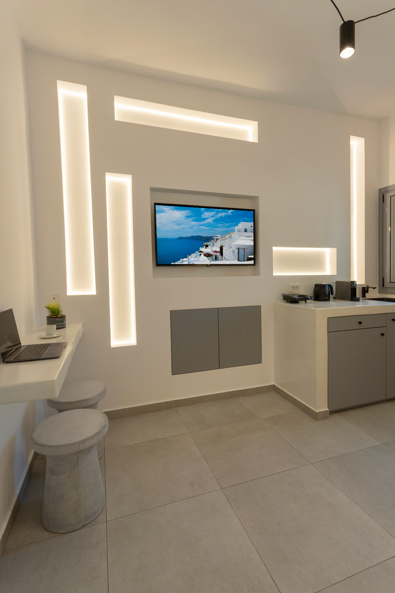 Deluxe Suite I